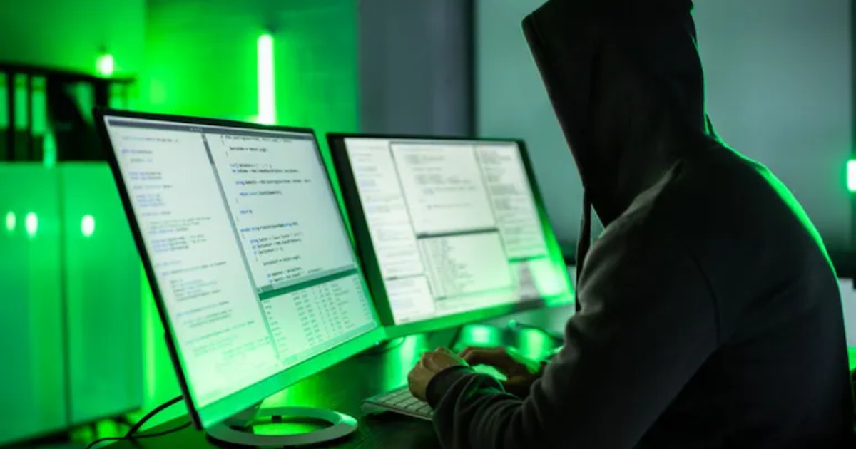 সাইবার অপরাধীর কার্যক্রমের প্রতীকী চিত্র। ছবি: এনডিটিভি