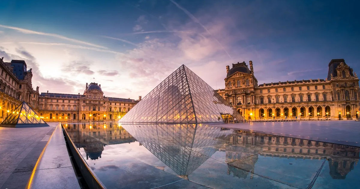 ফ্রান্সের প্যারিসে অবস্থিত লুভর জাদুঘর। ফাইল ছবি