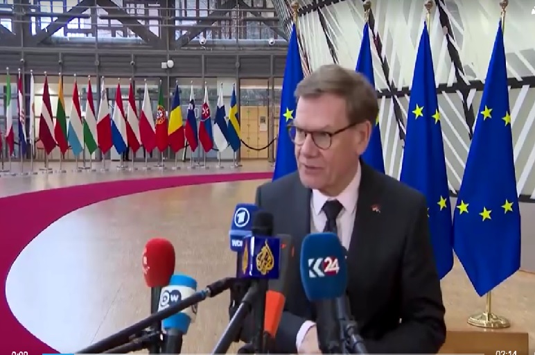 ইরানের বিক্ষোভ দমনকে কেন্দ্র করে নতুন নিষেধাজ্ঞা অনুমোদন করেছে ইইউ