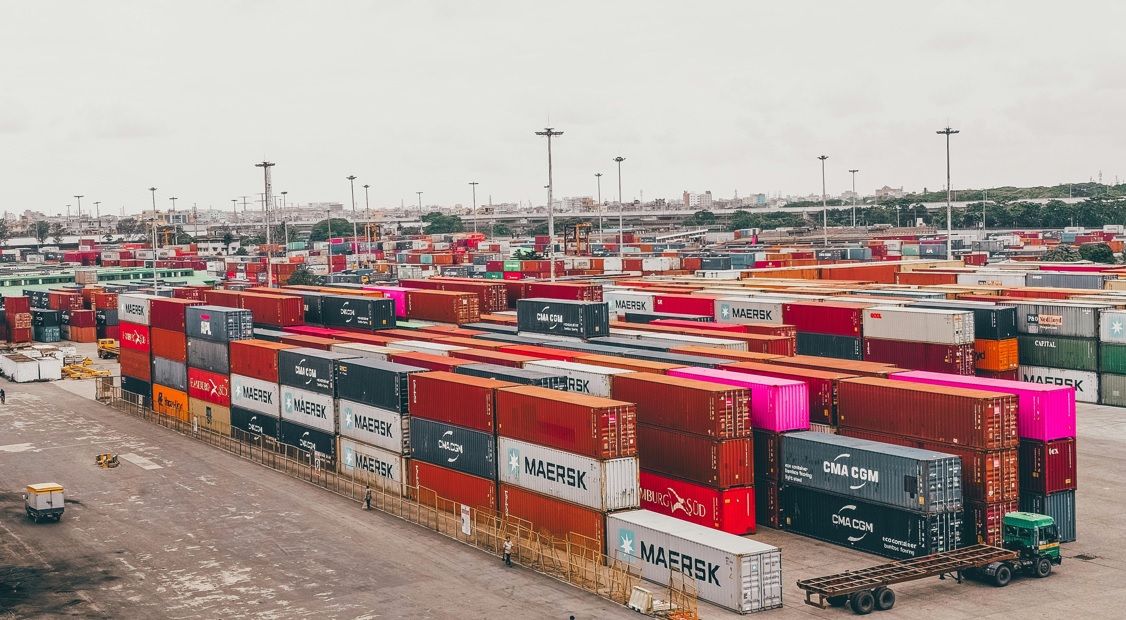 ট্রাম্পের শুল্কনীতির প্রভাবে নভেম্বরে আমেরিকার বাণিজ্য ঘাটতি বেড়ে ৫৬.৮ বিলিয়ন ডলার