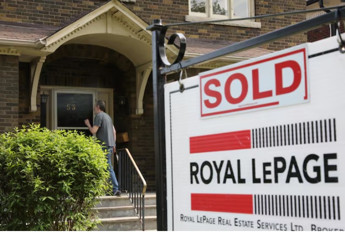 অর্থনৈতিক অনিশ্চয়তার চাপে টরন্টোতে বাড়ি বিক্রি ১১ মাসের মধ্যে সর্বনিম্ন