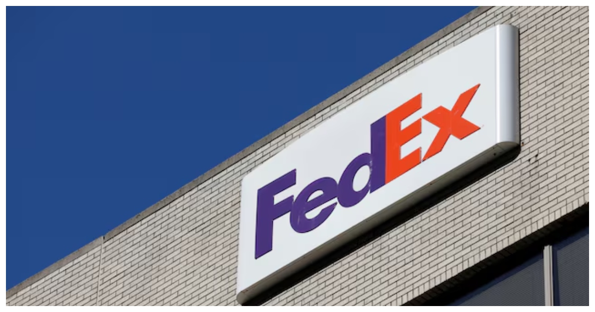 ফেডেক্সের একটি প্রতিষ্ঠানে কোম্পানিটির লোগো। ছবি: রয়টার্স