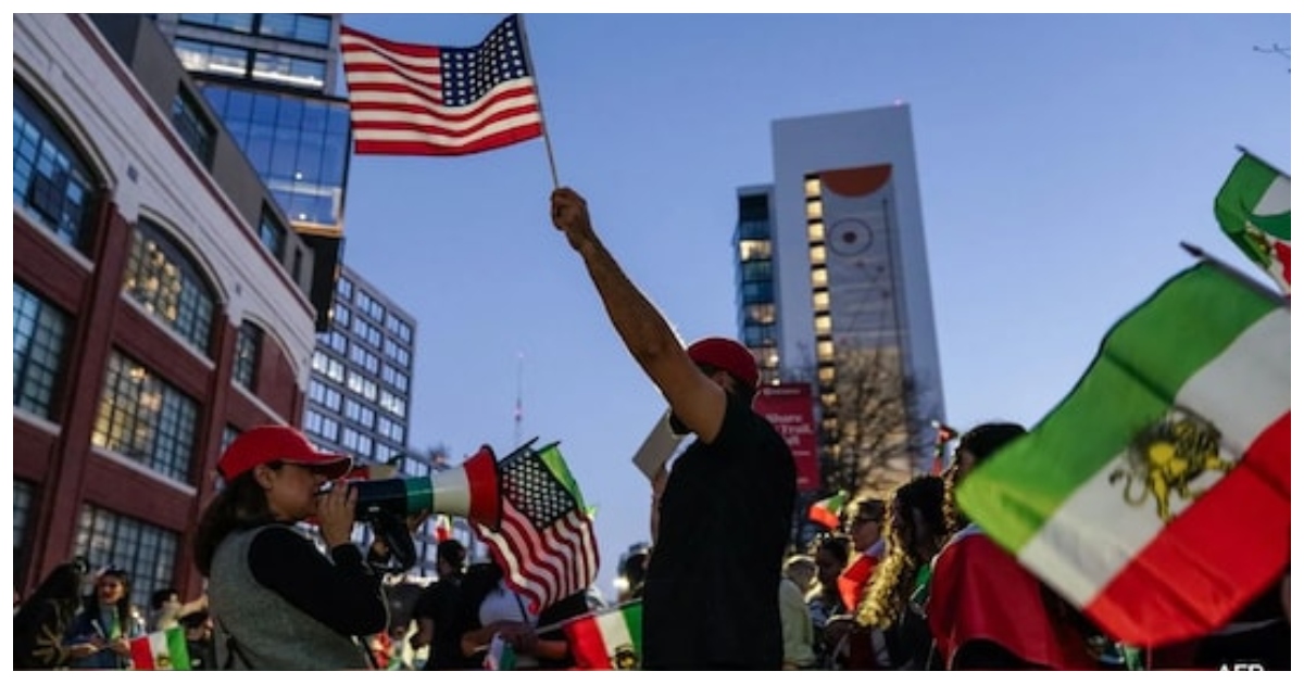 ইরানে যুদ্ধের প্রতিবাদে নিউ ইয়র্কের সড়কে বিক্ষোভ। ছবি: এনডিটিভি