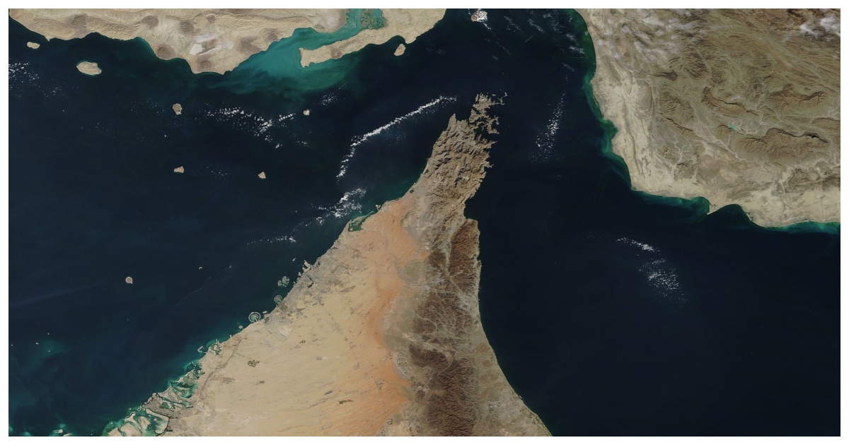 কাতারভিত্তিক সংবাদমাধ্যম আল জাজিরা জানায়,  ইতোমধ্যে প্রণালীটি দিয়ে কয়েকটি দেশের জাহাজ পার হয়েছে। ছবি: উইকিমিডিয়া কমন্স