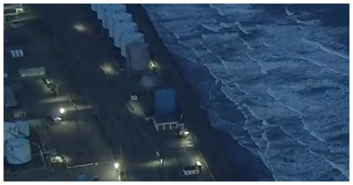 জাপানের উত্তর-পূর্ব উপকূলীয় অঞ্চলে ভূমিকম্পের পর আঘাত হানে সুনামি। ছবি: এবিসি নিউজ