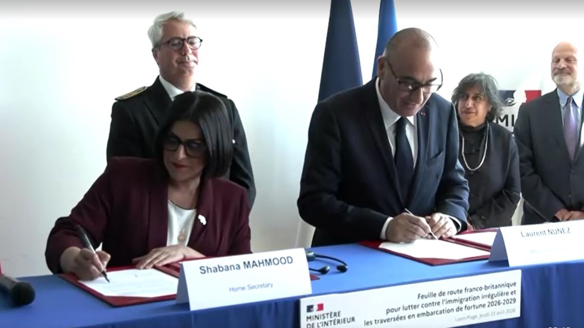 অবৈধ অভিবাসন ঠেকাতে ফ্রান্সকে ৬৬০ মিলিয়ন পাউন্ড দেবে বৃটেইন